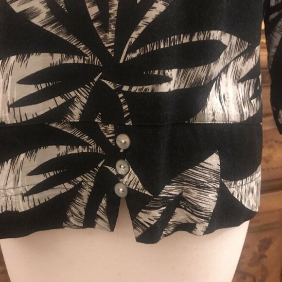 Weekend Clothes Line. Size Medium. Rayon Aloha Hawaiian Shirt. B22 - Picture 5 of 7